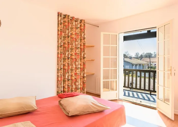 別荘 Les Chenes By Interhome